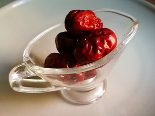 4、香香糯糯~山药豆养生粥,红枣洗干净泡一泡