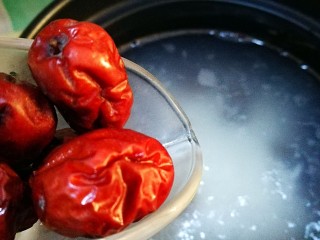 11、香香糯糯~山药豆养生粥,加入红枣