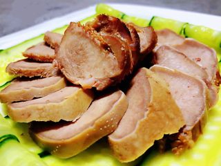 11、卤猪舌,猪舌基本上都是瘦肉没有肥肉吃起来口感更好吃