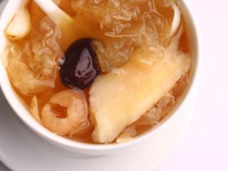 11、传世五宝汤-带带,上张大图看一看，胶质浓稠，山药粉糯，加上红枣和桂圆的清甜，很补水哟