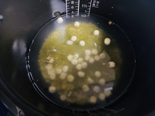 9、绿豆小米粥,水量约800ml