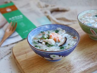 16、鸡蓉虾仁香菇粥,成品图。