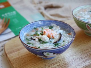 17、鸡蓉虾仁香菇粥,成品图。