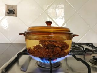 4、早餐+杂蔬五谷米粥,盖上锅盖，开大火烧开，