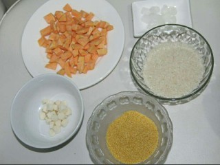 8、地瓜山药粥,所有的材料准备齐全