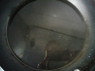 8、双皮奶(懒人版),锅内放足够的水