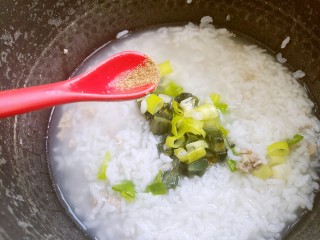 14、幸福早餐皮蛋粥,半勺胡椒粉