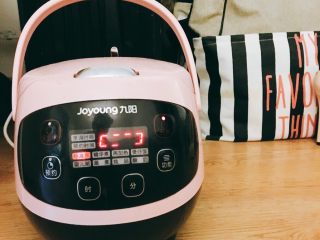 4、完全不用加调料的天然美味-日式杂炊,以一般煮饭模式煮熟米饭