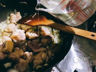 9、完全不用加调料的天然美味-日式杂炊,加水没过鸡肉