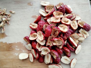 9、甑糕,红枣去核