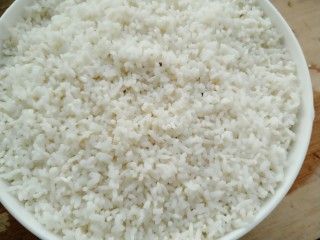 18、甑糕,把剩下的糯米都铺上压实