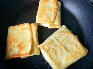 19、懒人版土豆馅饼,小火煎两面金黄酥脆。