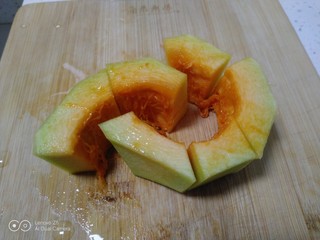 6、健脾养胃粥,南瓜切块
