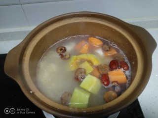 9、健脾养胃粥,大火煮开加入胡萝卜、南瓜、山药、红枣