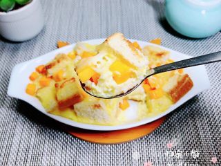 14、南瓜烤吐司布丁,挖一勺，诱人极了！