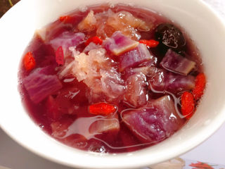 12、紫薯银耳粥,盛出