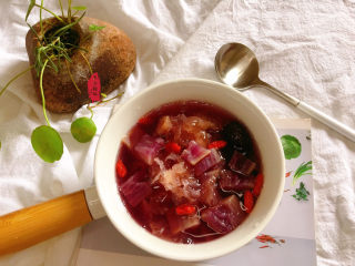 14、紫薯银耳粥,美容养颜～