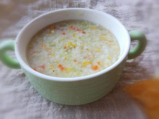 10、一款很不错的清理肠胃的辅食——五彩素营养粥,盛出来，全家都可以吃哦