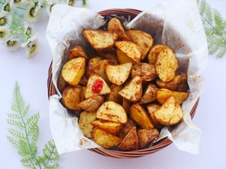 15、好吃到吮指的烤薯角,来吃呀。