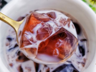 11、蓝莓冻撞奶,开喝。