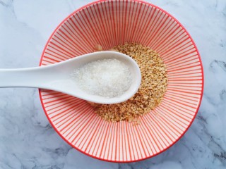 6、酱香饼,半勺盐。