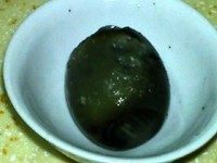 5、皮蛋粥——品臻客五常稻花香粥米,去皮洗净