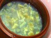 9、皮蛋粥——品臻客五常稻花香粥米,粥成