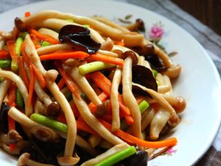 13、蚝油双菇,咸鲜适口