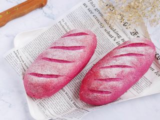 16、火龙果麻薯面包,成品图。