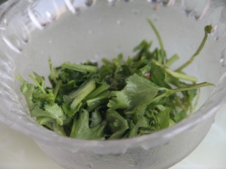 3、幸福早餐~鸡肉挂面,香菜末