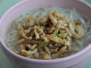 19、幸福早餐~鸡肉挂面,放上炒好鸡肉