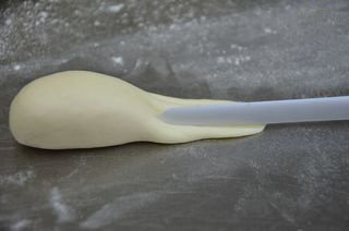 7、小兔包子,在两只耳朵上再压一道纹路