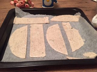 5、【独家】草莓拿破仑,烤箱200度预热5-10分钟，再改180度烤10-15分钟。