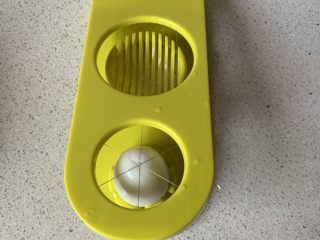 10、蔬菜沙拉,鸡蛋切一下