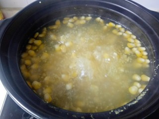 11、玉米南瓜粥,大火煮开