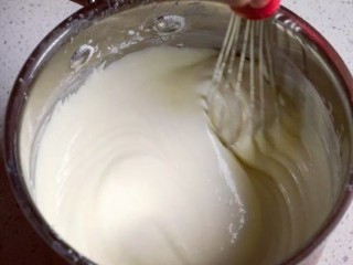 7、半熟芝士,继续搅拌至柔滑均匀