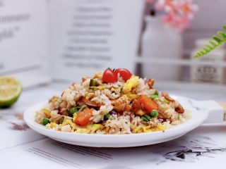 18、核桃仁虾干时蔬蛋炒饭,成品一