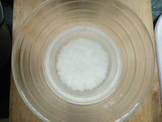 2、早餐螃蟹海鲜粥,提前泡一个晚上，早上会比较容易熟