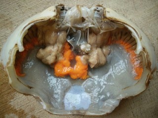 10、早餐螃蟹海鲜粥,把中间的胃拿掉，还有旁边的清理一下