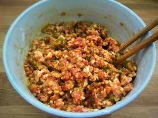 5、黄金馒头盒子,搅拌均匀，腌制5分钟。