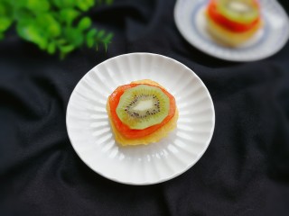 15、百变水果  酸甜猕猴桃夹黄金馒头,可以吃了