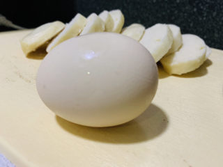 4、烤馒头片,鸡蛋待用