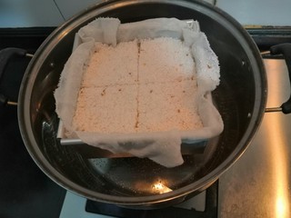 14、桂花糕,水煮开后，放入桂花糕