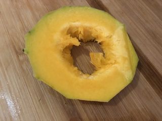 3、玉米南瓜粥,南瓜去皮，去籽