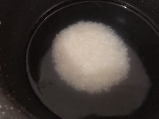 6、玉米南瓜粥,加入适量的水