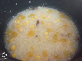 13、玉米南瓜粥,半小时后的样子，有蒸气拍得不是很清