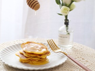 9、黄灿灿的奶香南瓜饼，你感受到春的气息了吗？,成品图