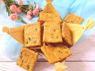 22、香葱苏打饼干,成品图