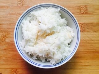 2、黯然销魂洋葱黑胡椒汁牛肉炒饭,米饭一碗