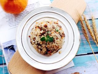 19、黯然销魂洋葱黑胡椒汁牛肉炒饭,盛在自己喜欢的器皿